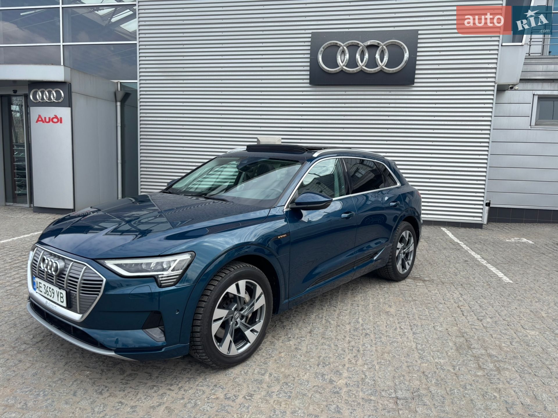 Audi e-tron 2019 VIN WAUZZZGE5LB016512 фото оголошення 61 з 130
