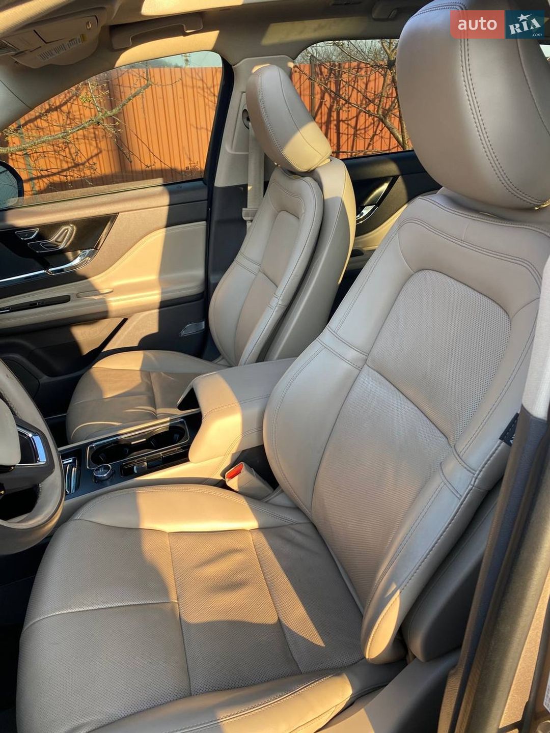 Lincoln Corsair 2021 VIN 5LMCJ2D90MUL21137 фото оголошення 10 з 22