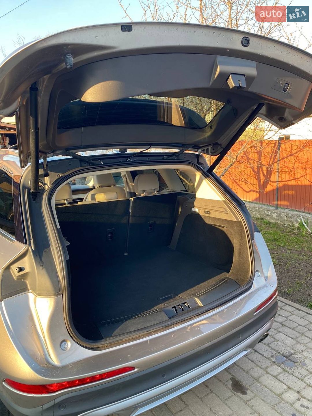 Lincoln Corsair 2021 VIN 5LMCJ2D90MUL21137 фото оголошення 12 з 22