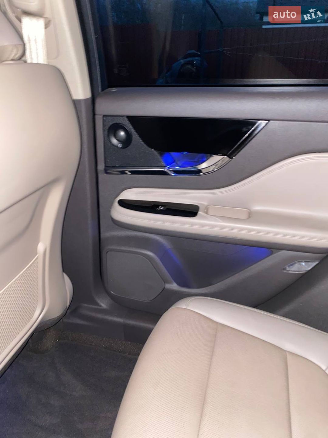 Lincoln Corsair 2021 VIN 5LMCJ2D90MUL21137 фото оголошення 18 з 22
