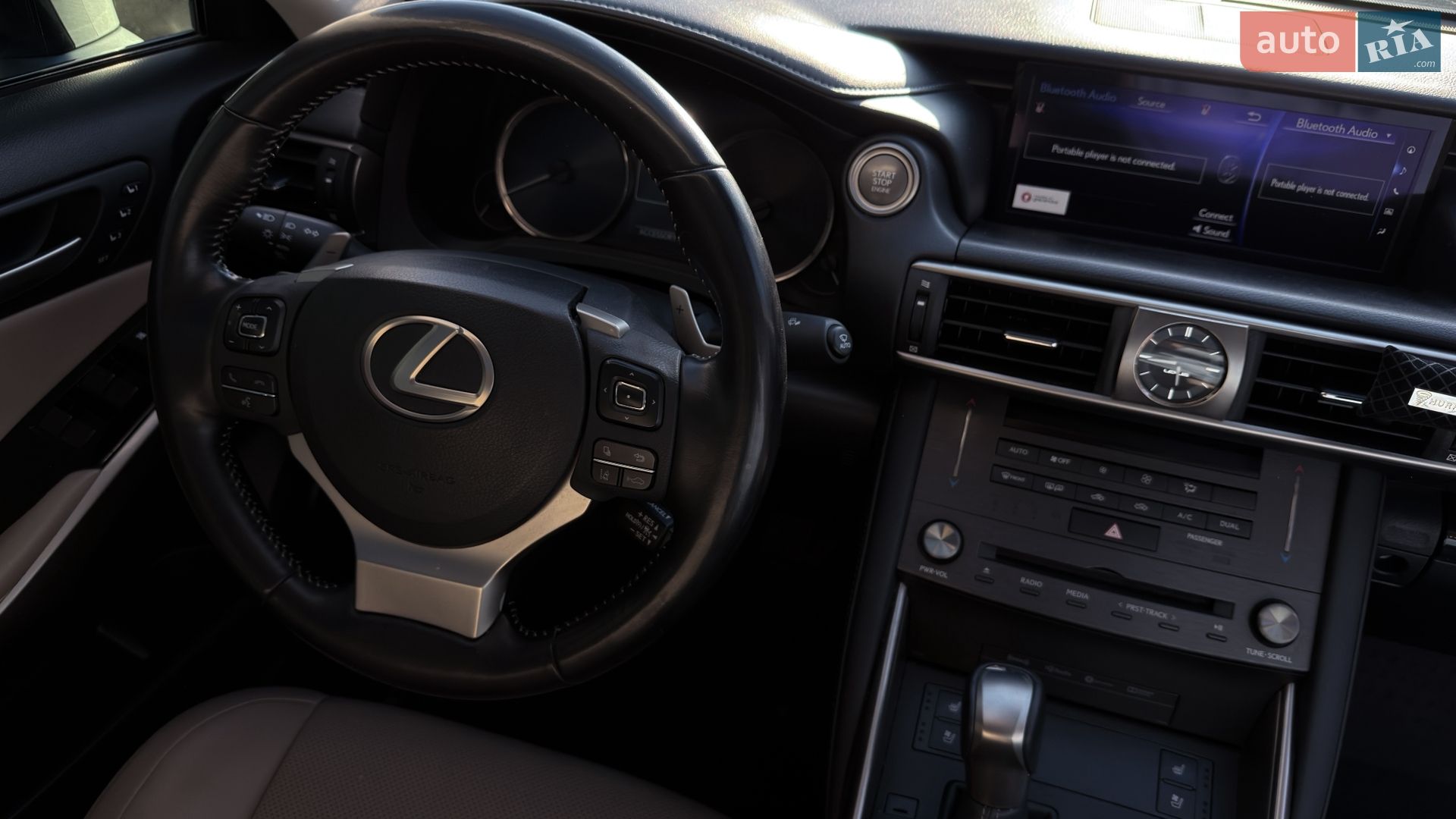 Lexus IS 2019 VIN JTHC81D21K5039403 фото оголошення 14 з 19