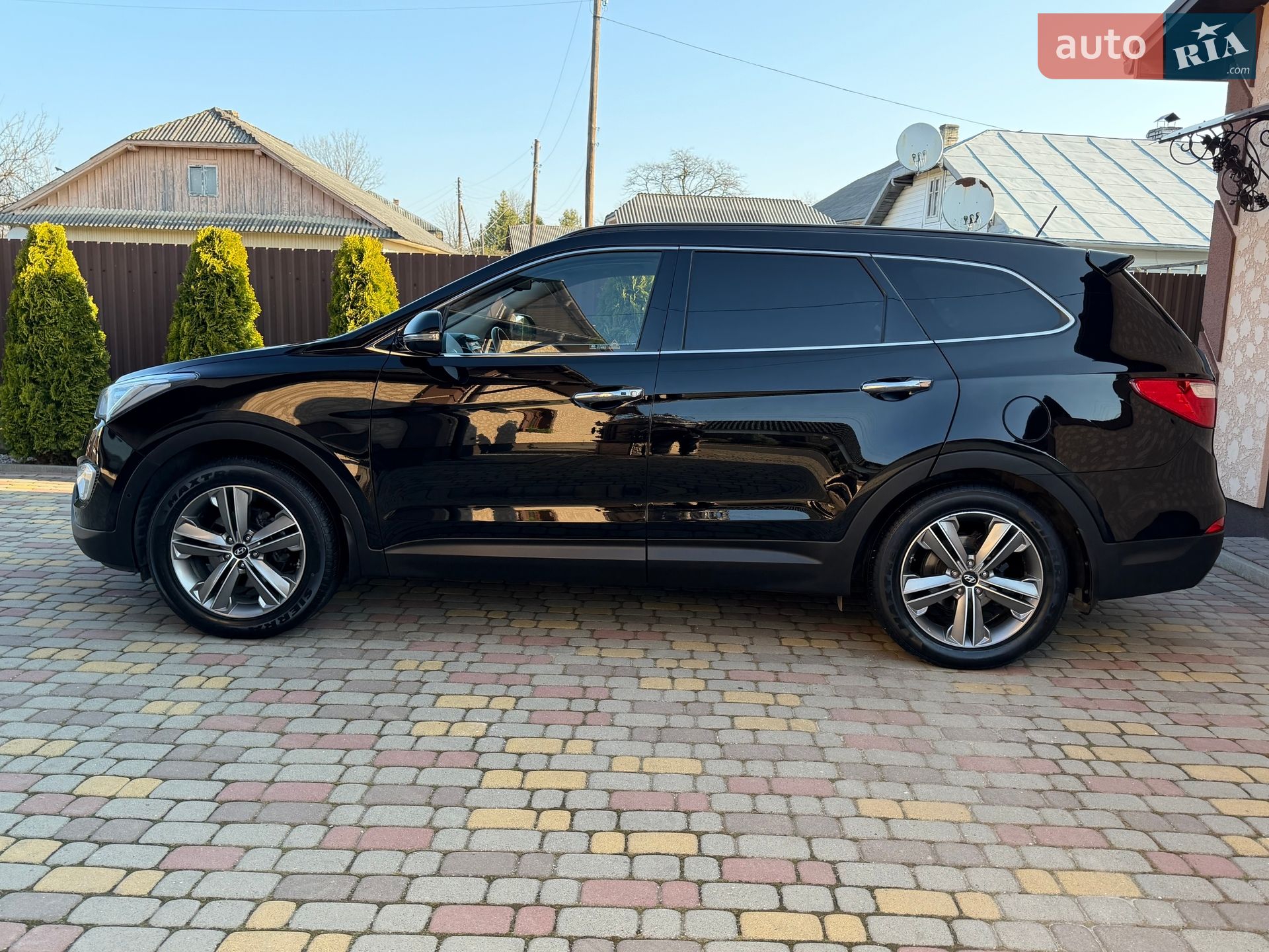 Hyundai Grand Santa Fe 2014 VIN KMHSN81XDEU077067 фото оголошення 2 з 131