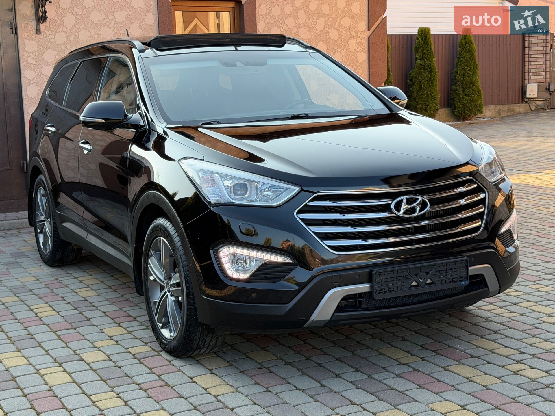 Hyundai Grand Santa Fe 2014 VIN KMHSN81XDEU077067 фото оголошення 5 з 131