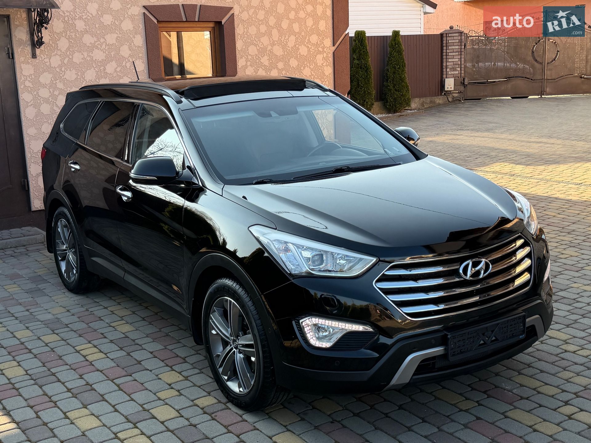 Hyundai Grand Santa Fe 2014 VIN KMHSN81XDEU077067 фото оголошення 16 з 131