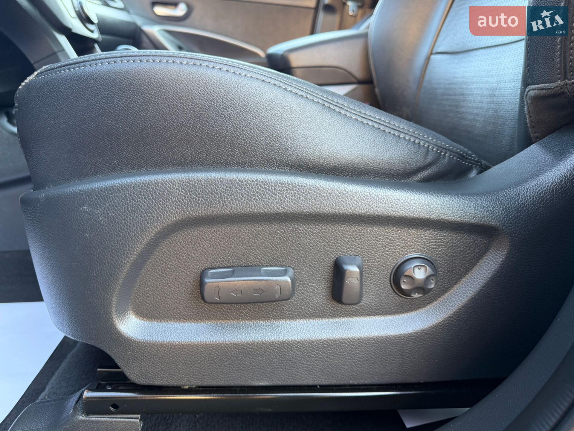 Hyundai Grand Santa Fe 2014 VIN KMHSN81XDEU077067 фото оголошення 91 з 131