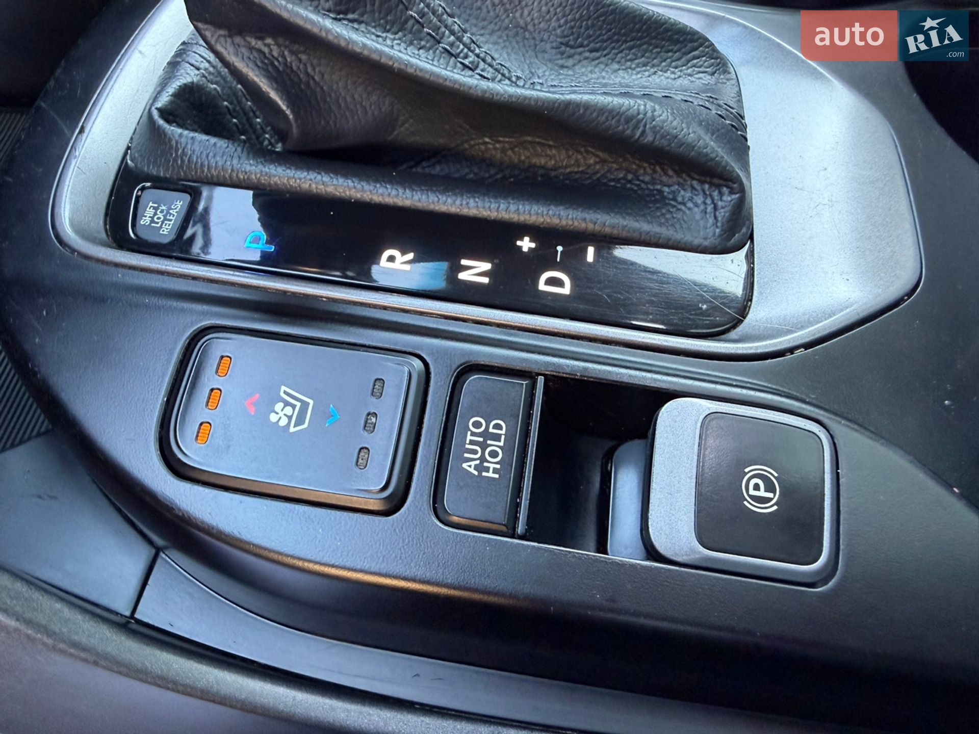 Hyundai Grand Santa Fe 2014 VIN KMHSN81XDEU077067 фото оголошення 96 з 131