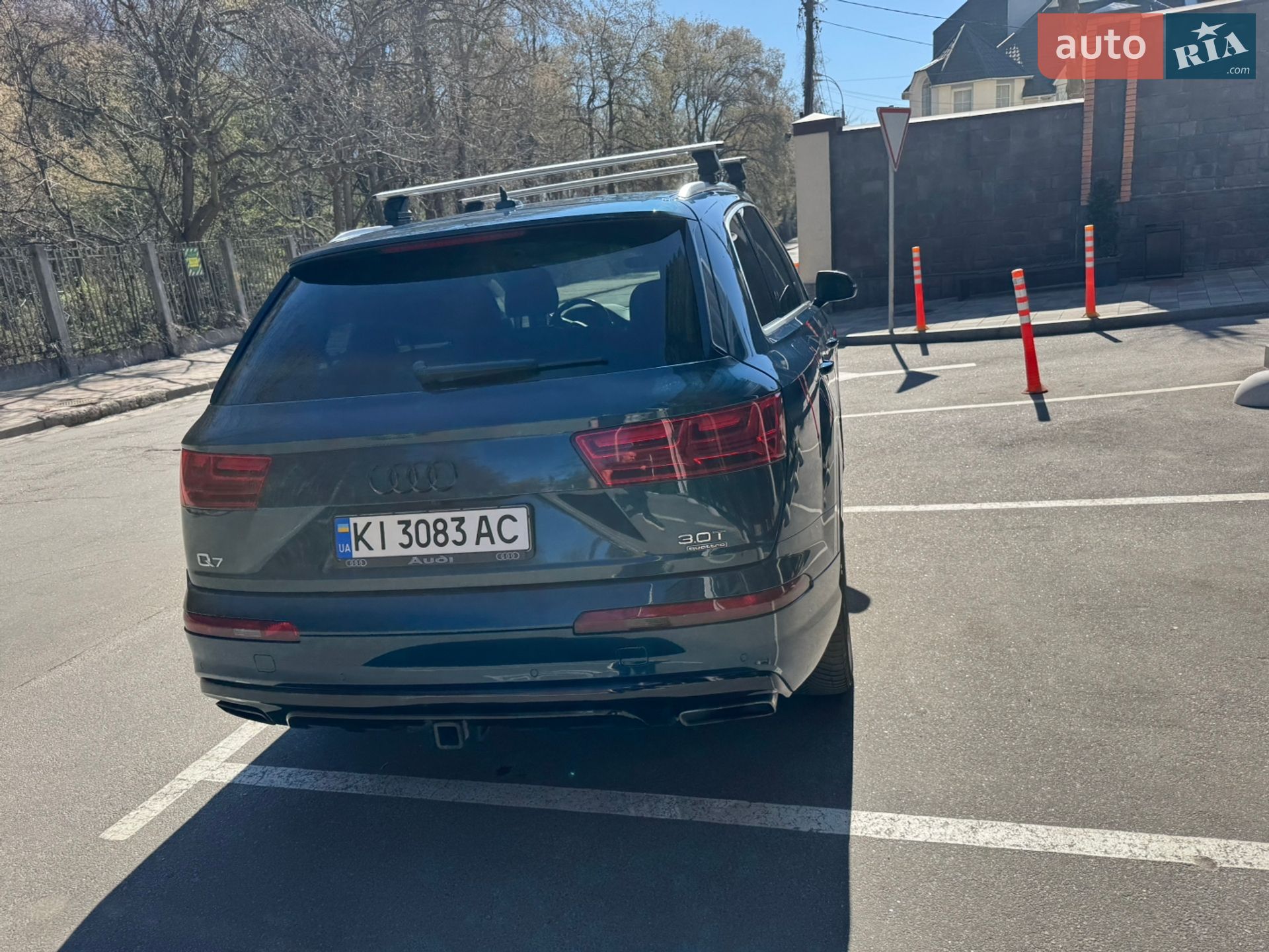 Audi Q7 2017 VIN WA1VAAF78JD023902 фото оголошення 17 з 26