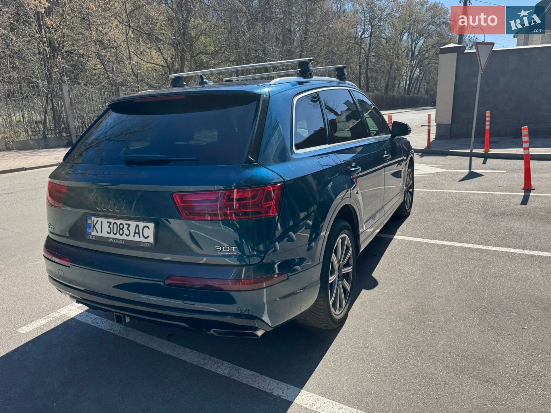 Audi Q7 2017 VIN WA1VAAF78JD023902 фото оголошення 18 з 26