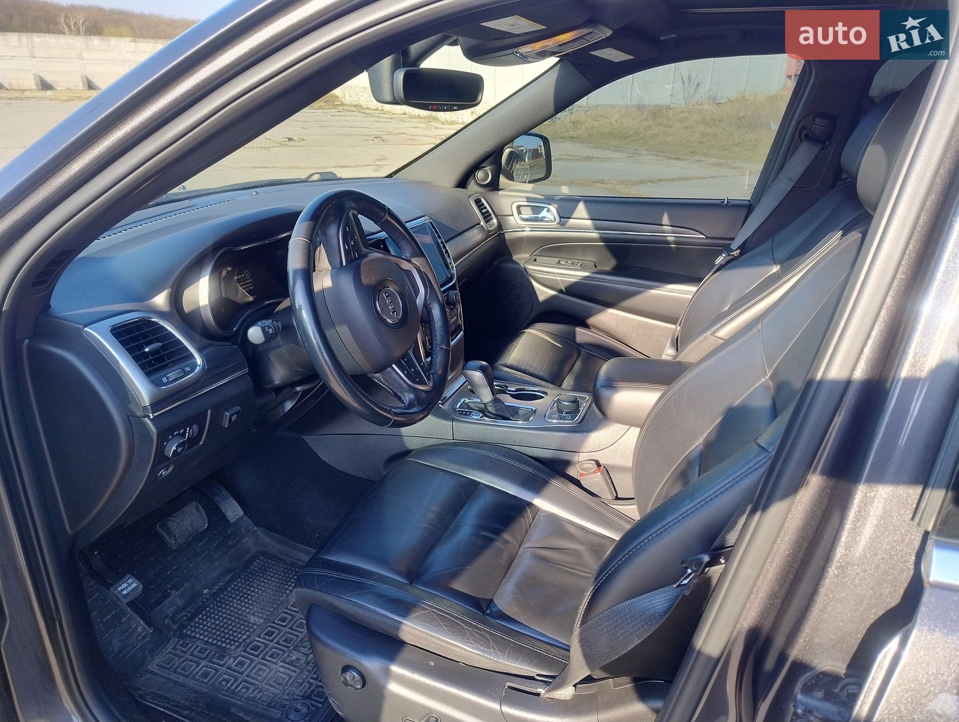 Jeep Grand Cherokee 2019 VIN 1C4RJFBGXKC804065 фото оголошення 9 з 14