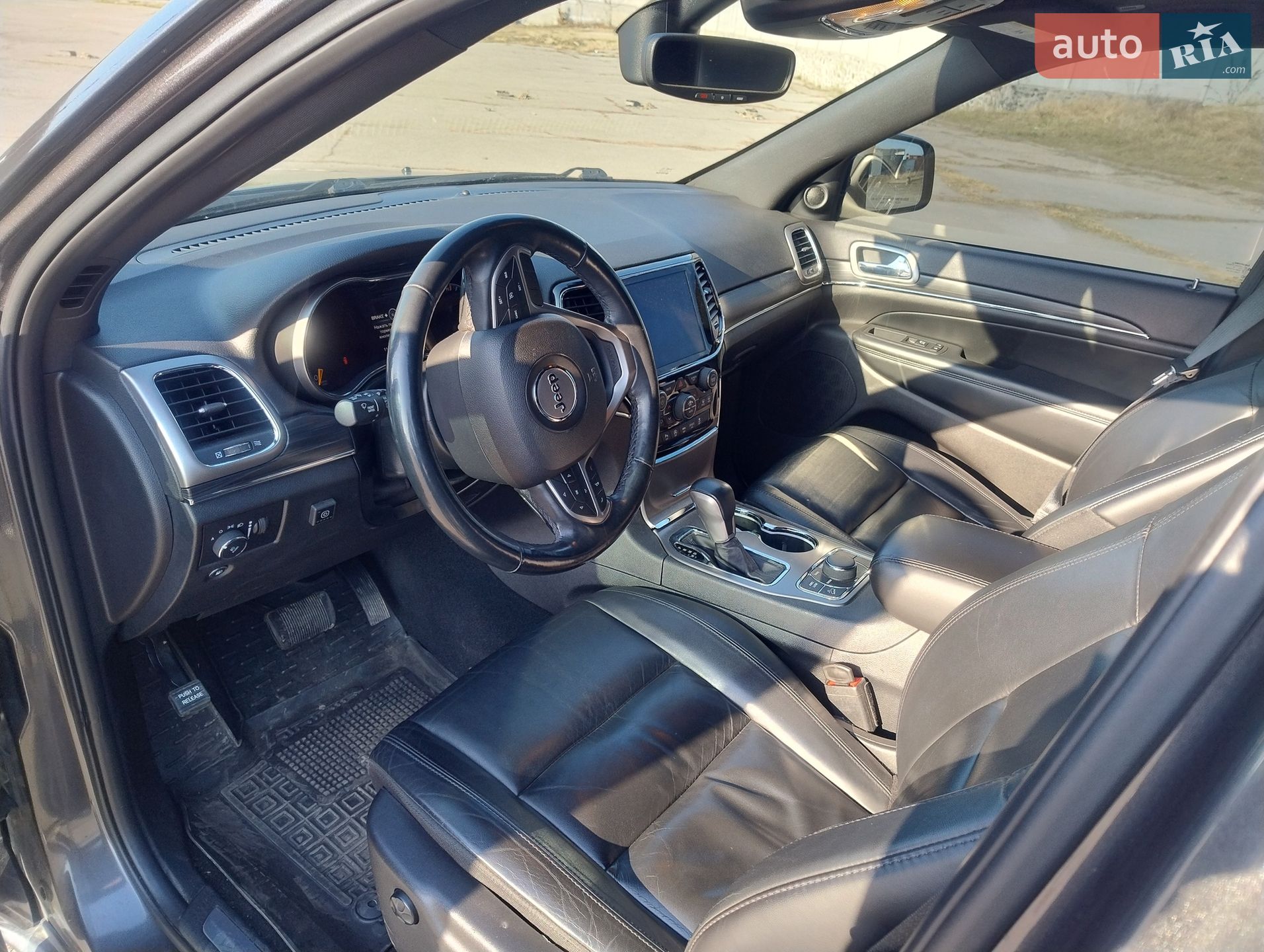 Jeep Grand Cherokee 2019 VIN 1C4RJFBGXKC804065 фото оголошення 10 з 14