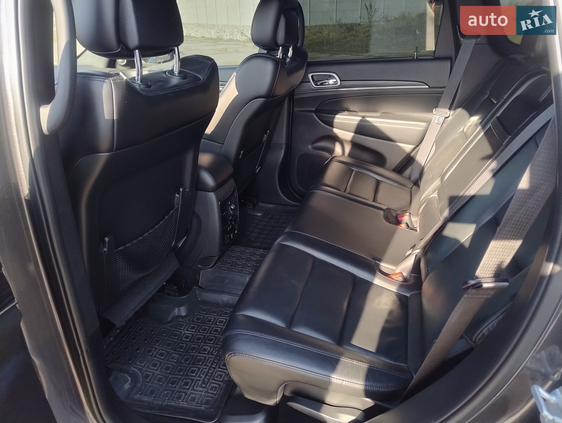 Jeep Grand Cherokee 2019 VIN 1C4RJFBGXKC804065 фото оголошення 12 з 14