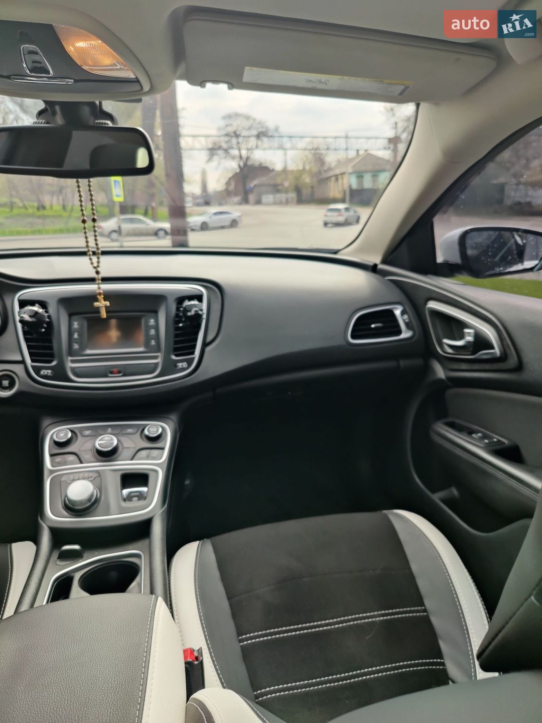 Chrysler 200 2015 VIN 1C3CCCABXGN114059 фото оголошення 6 з 15