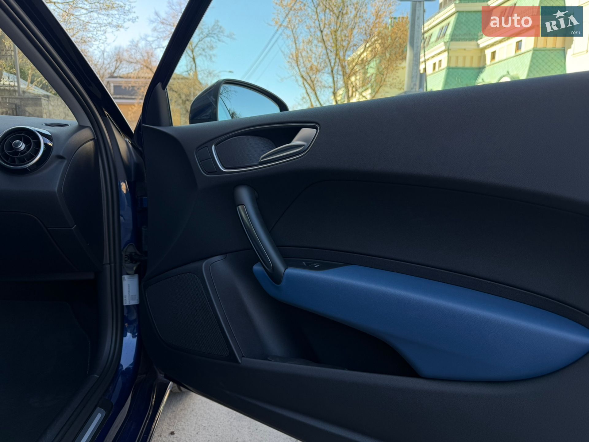 Audi A1 2015 VIN WAUZZZ8X7GB035939 фото оголошення 9 з 12