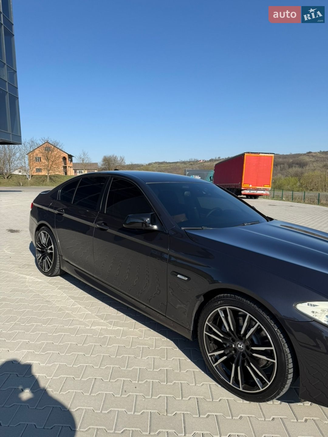 BMW 5 Series 2012 VIN WBAXA11040DX22934 фото оголошення 4 з 59