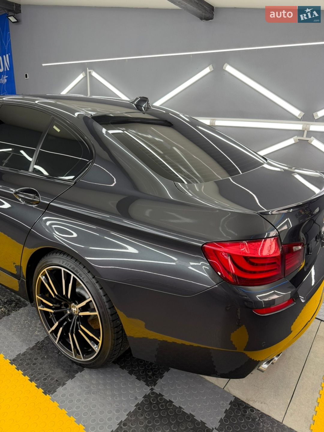 BMW 5 Series 2012 VIN WBAXA11040DX22934 фото оголошення 19 з 59