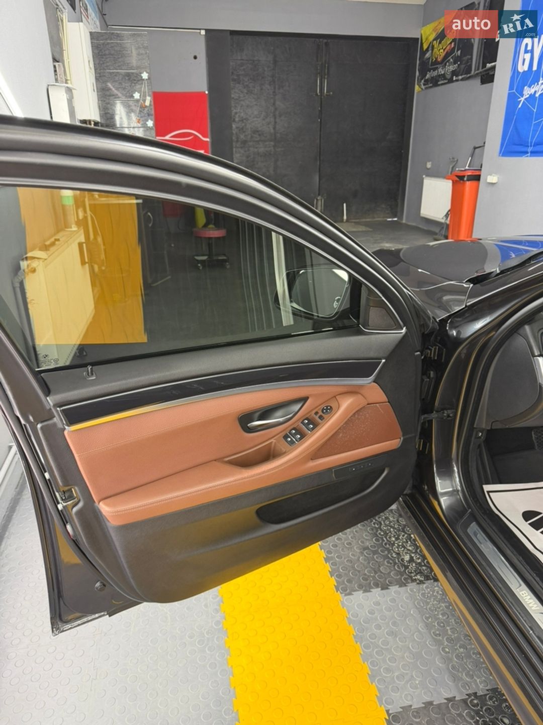 BMW 5 Series 2012 VIN WBAXA11040DX22934 фото оголошення 30 з 59