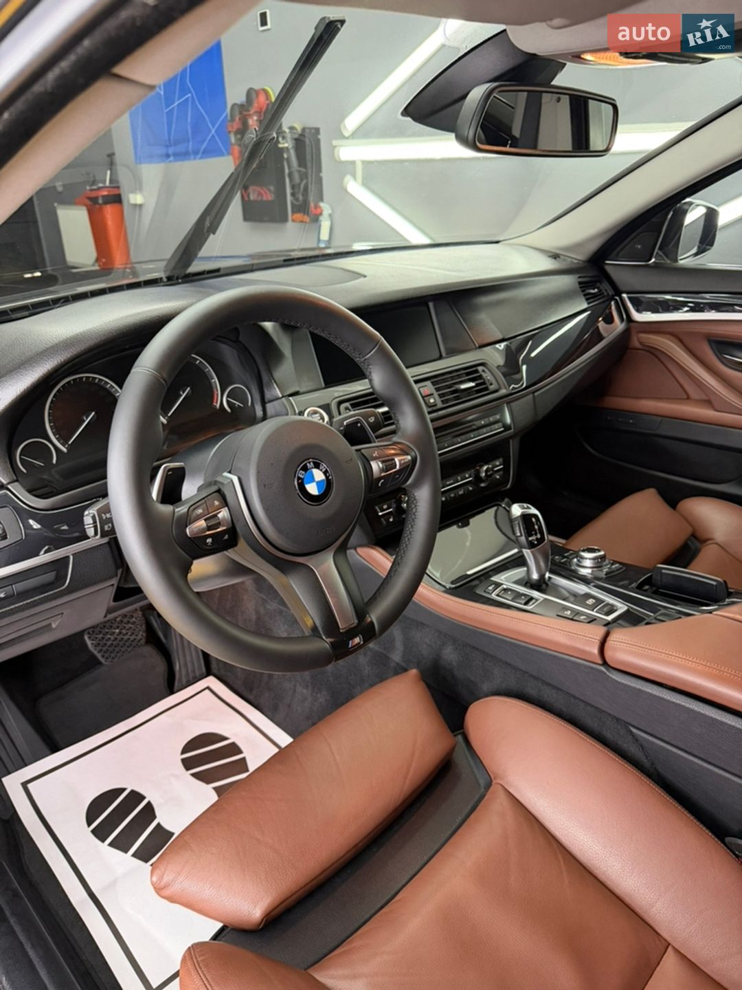 BMW 5 Series 2012 VIN WBAXA11040DX22934 фото оголошення 34 з 59