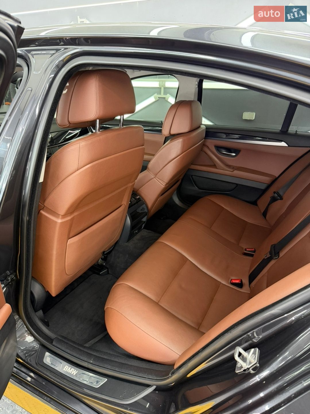 BMW 5 Series 2012 VIN WBAXA11040DX22934 фото оголошення 35 з 59