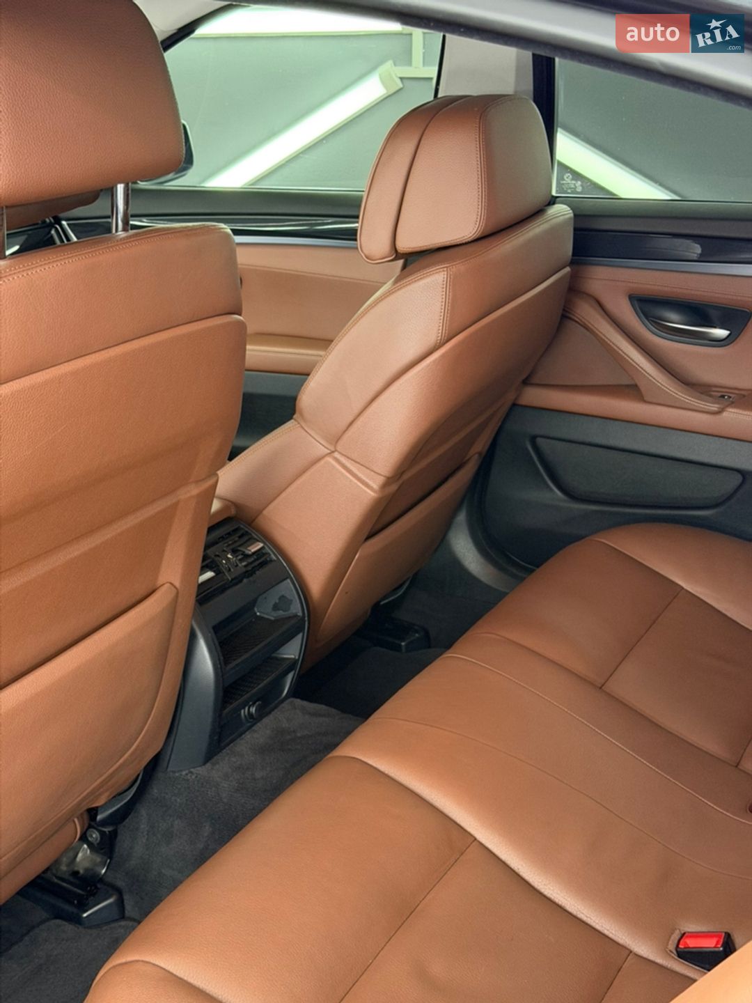 BMW 5 Series 2012 VIN WBAXA11040DX22934 фото оголошення 40 з 59