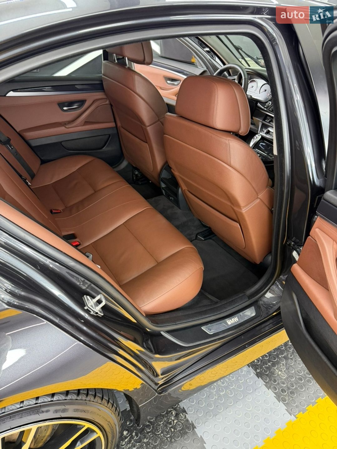 BMW 5 Series 2012 VIN WBAXA11040DX22934 фото оголошення 42 з 59
