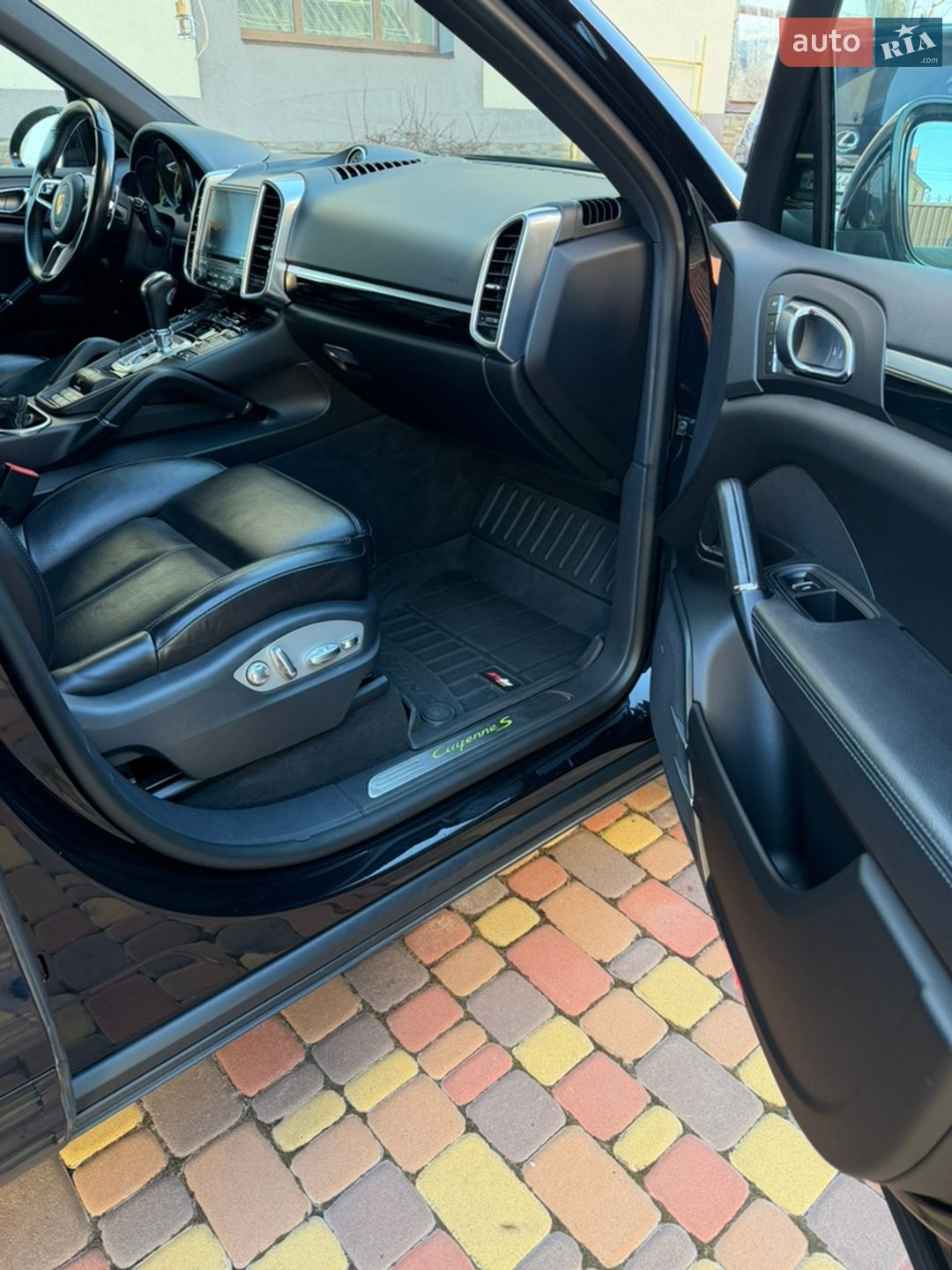 Porsche Cayenne 2017 VIN WP1AE2A21JLA70428 фото оголошення 18 з 23