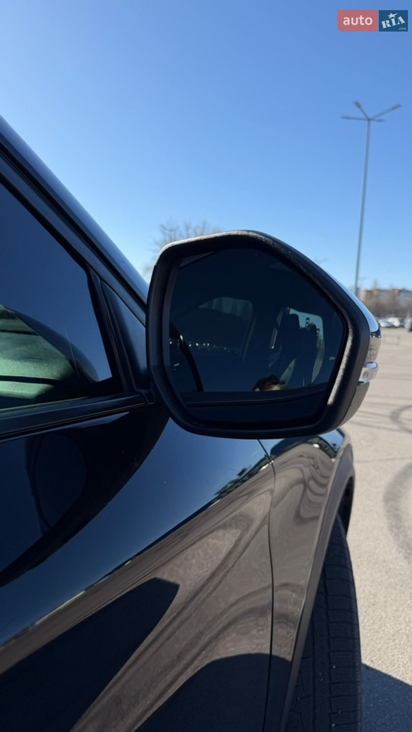 Ford Explorer 2021 VIN 1FMSK8FH3MGB45556 фото оголошення 3 з 14