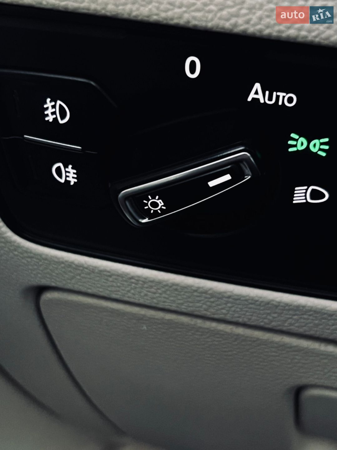 Volkswagen Passat 2018 VIN WVWZZZ3CZJE215751 фото оголошення 27 з 42