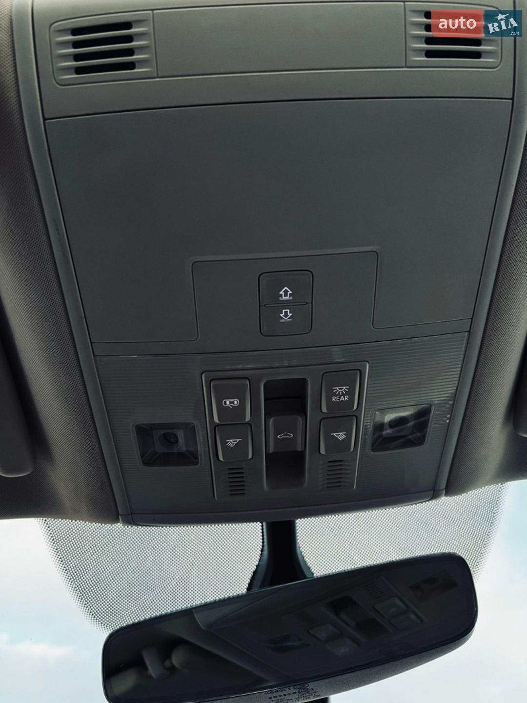 Volkswagen Passat 2018 VIN WVWZZZ3CZJE215751 фото оголошення 28 з 42