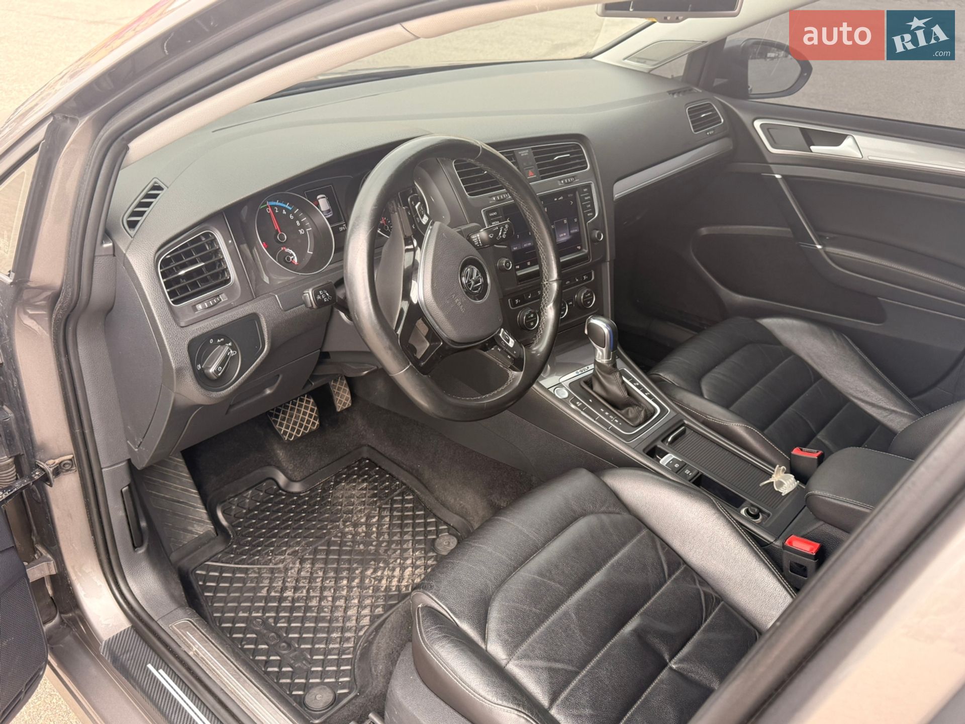 Volkswagen e-Golf 2015 VIN WVWZZZAUZGW907331 фото оголошення 14 з 24