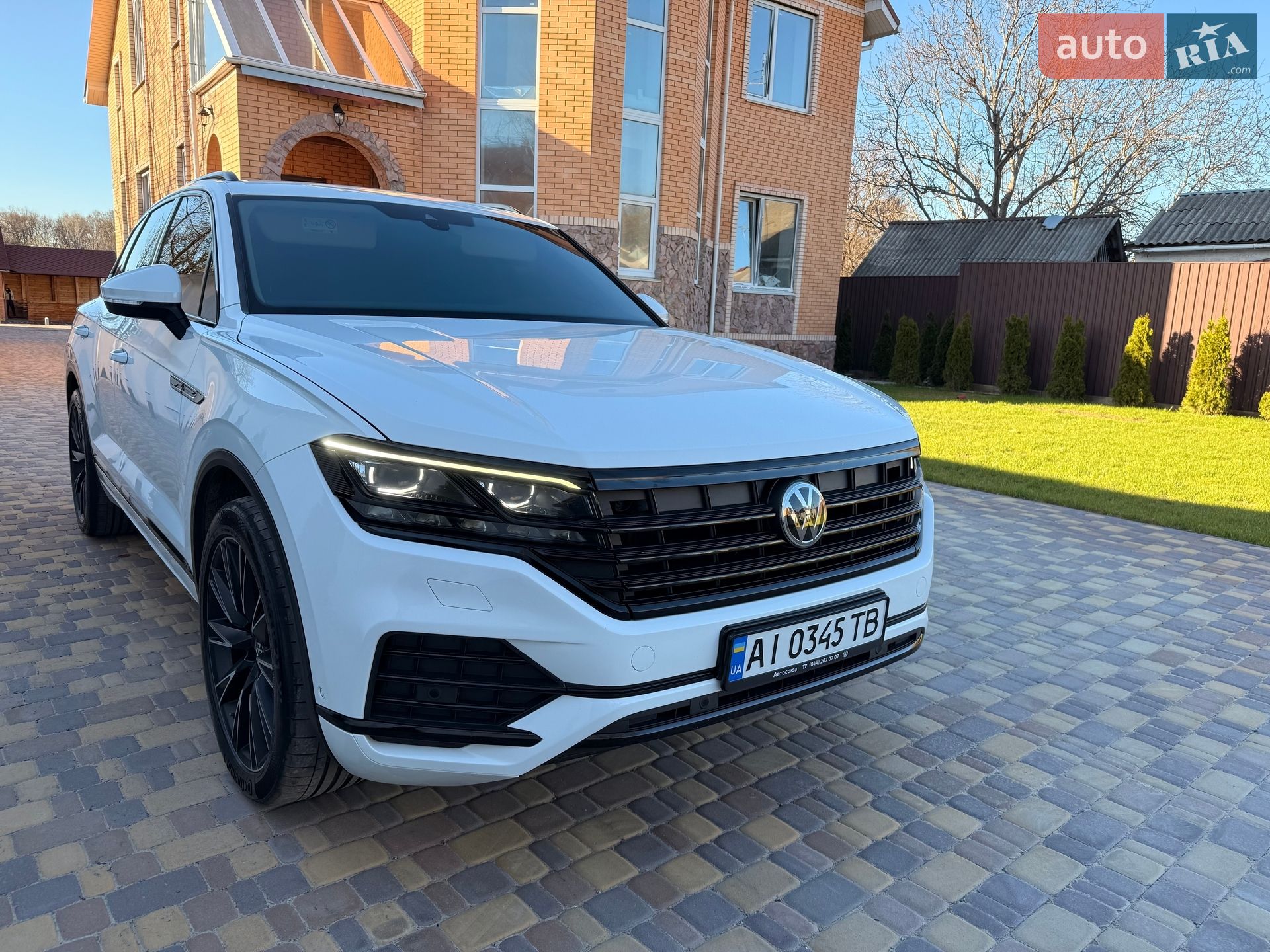 Volkswagen Touareg 2018 VIN WVGZZZCRZJD009708 фото оголошення 5 з 25