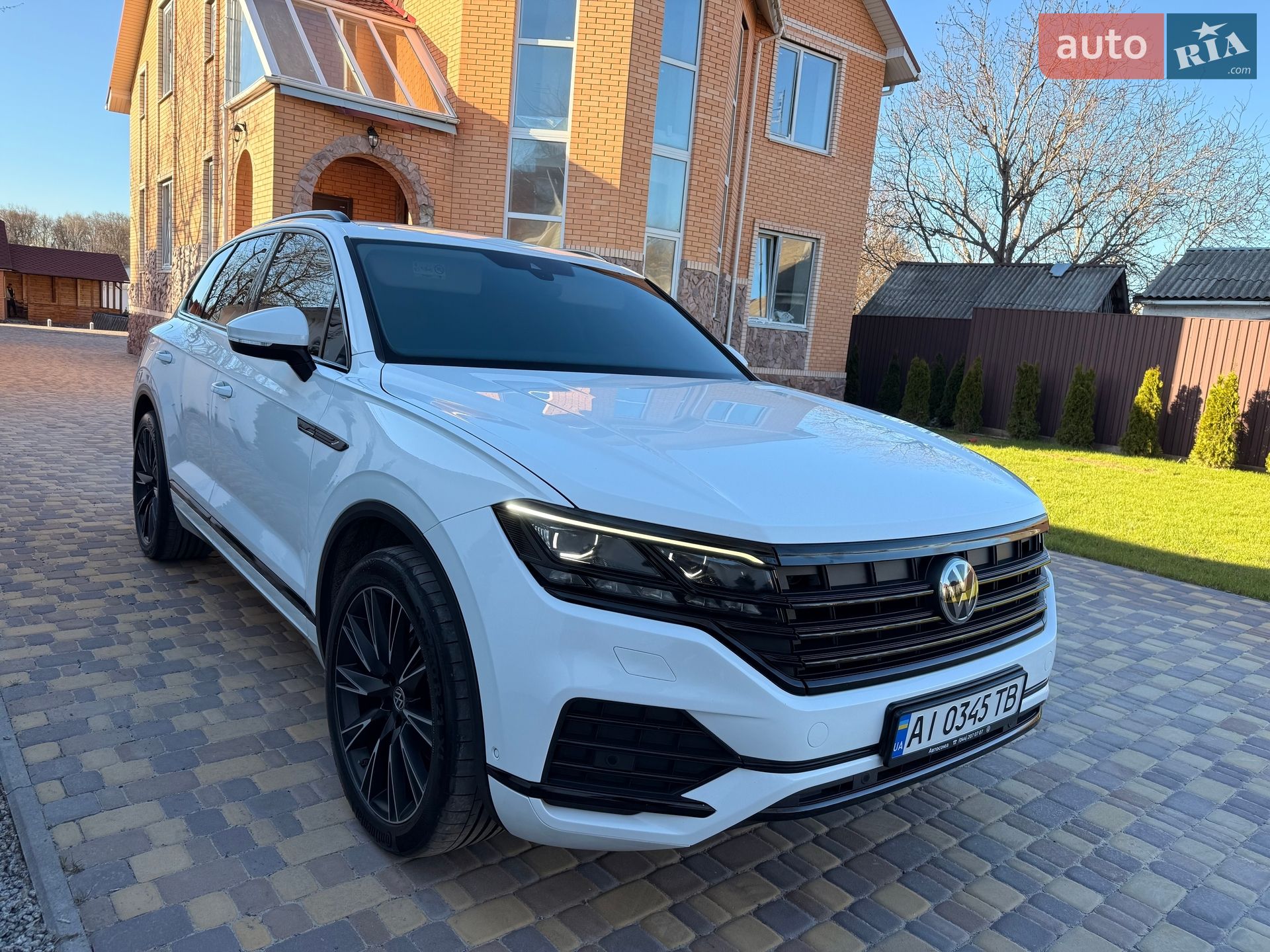 Volkswagen Touareg 2018 VIN WVGZZZCRZJD009708 фото оголошення 6 з 25