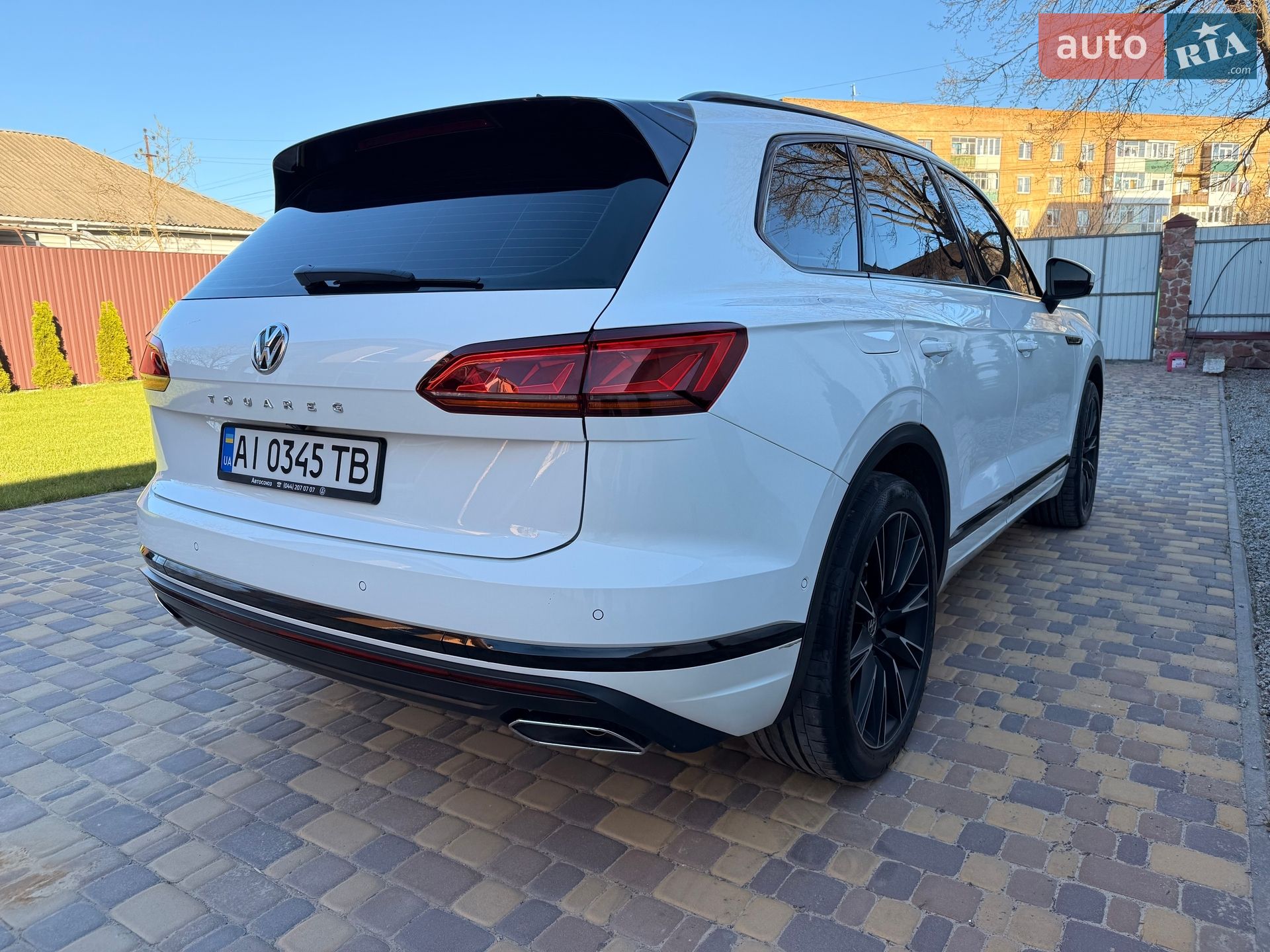 Volkswagen Touareg 2018 VIN WVGZZZCRZJD009708 фото оголошення 8 з 25