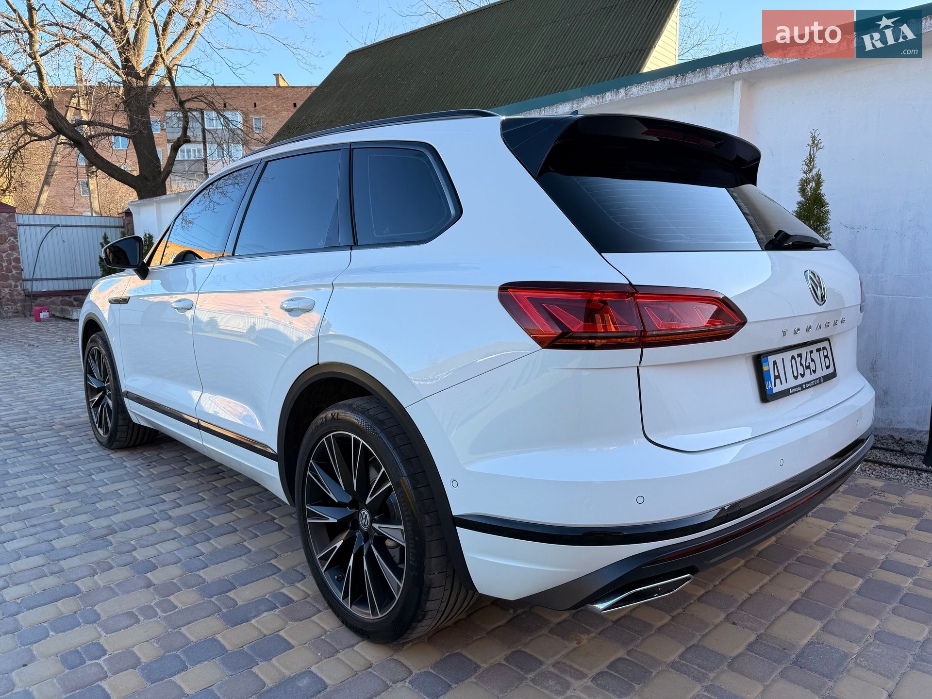 Volkswagen Touareg 2018 VIN WVGZZZCRZJD009708 фото оголошення 10 з 25