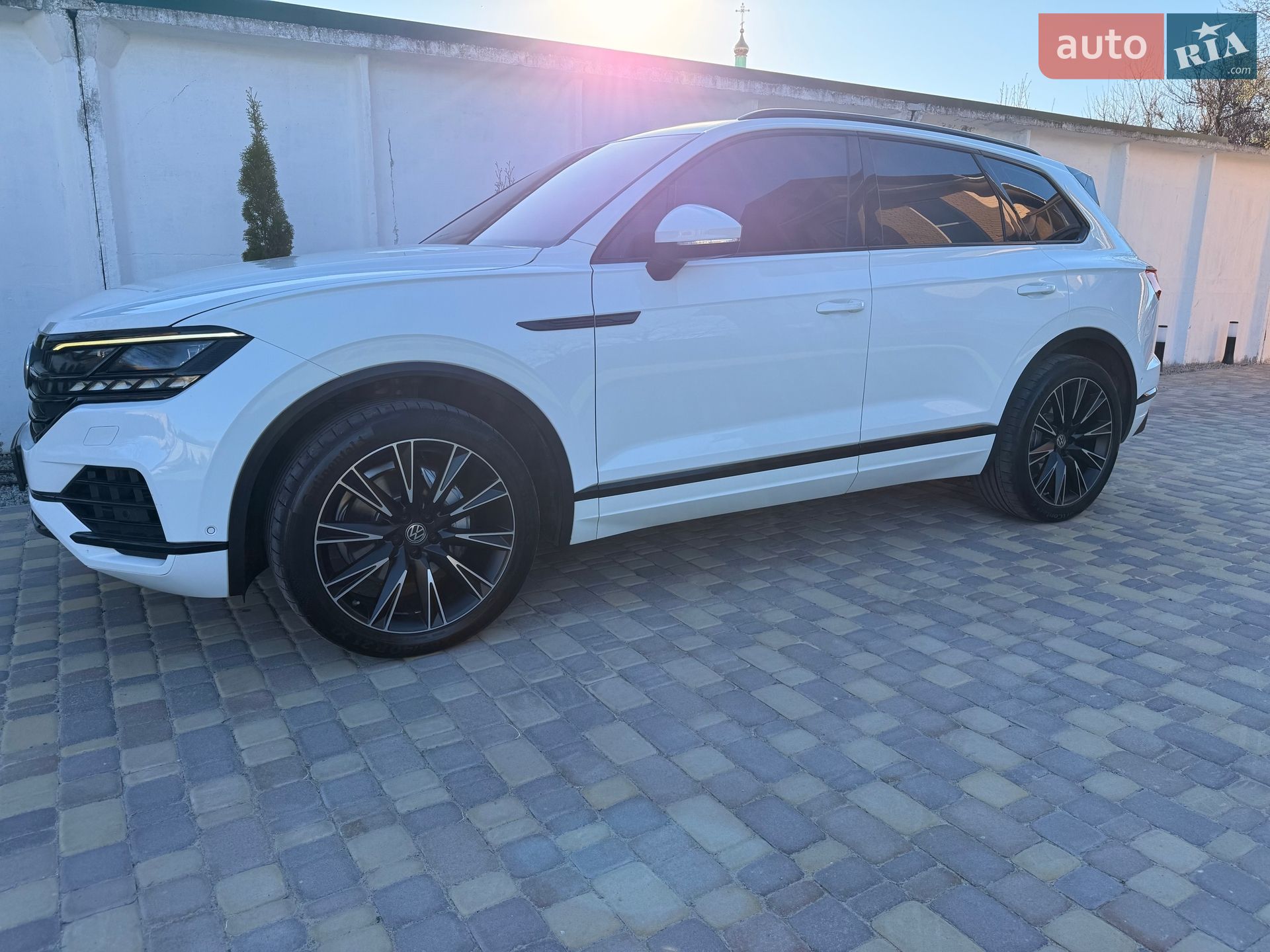 Volkswagen Touareg 2018 VIN WVGZZZCRZJD009708 фото оголошення 12 з 25