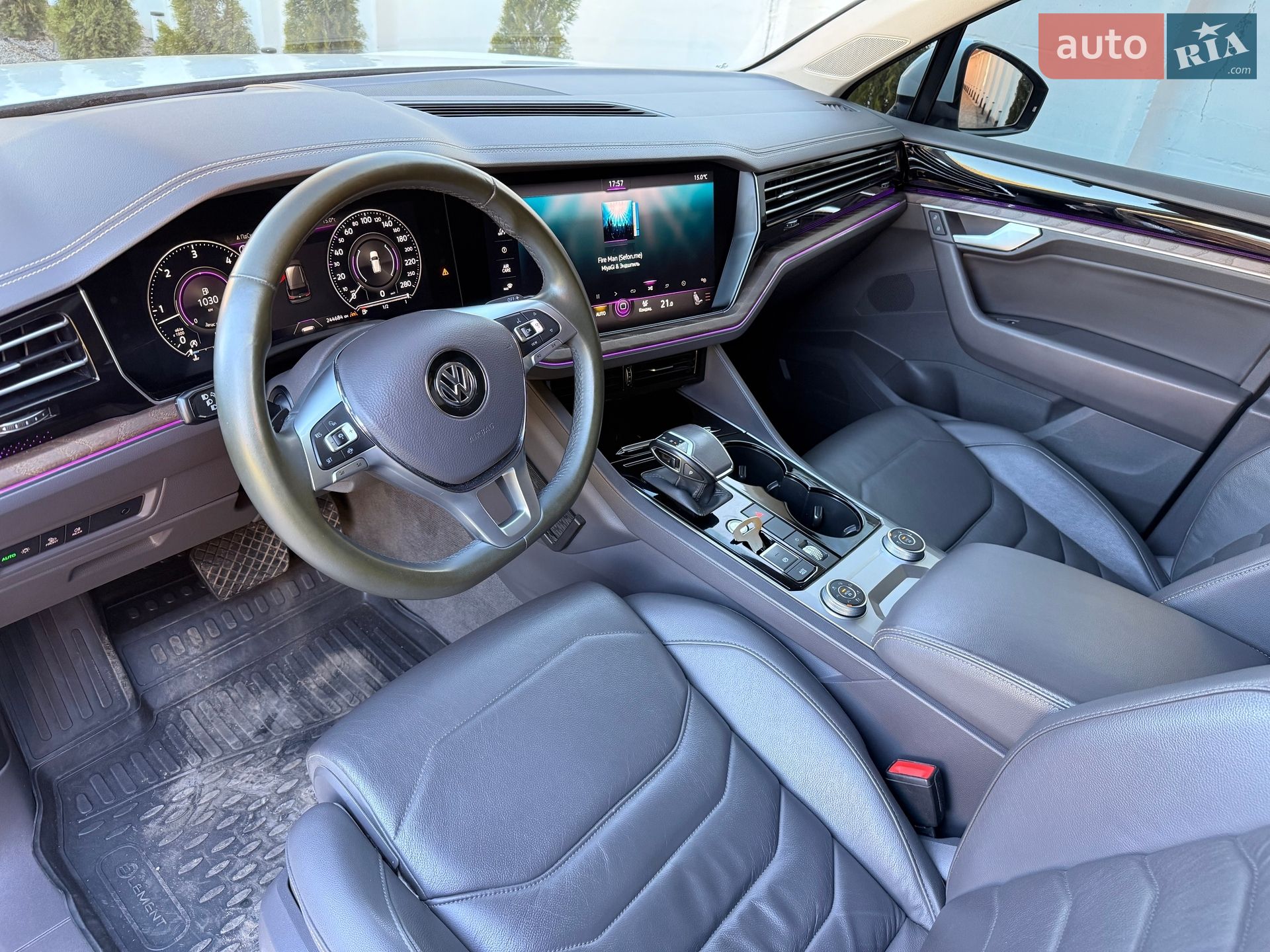 Volkswagen Touareg 2018 VIN WVGZZZCRZJD009708 фото оголошення 18 з 25