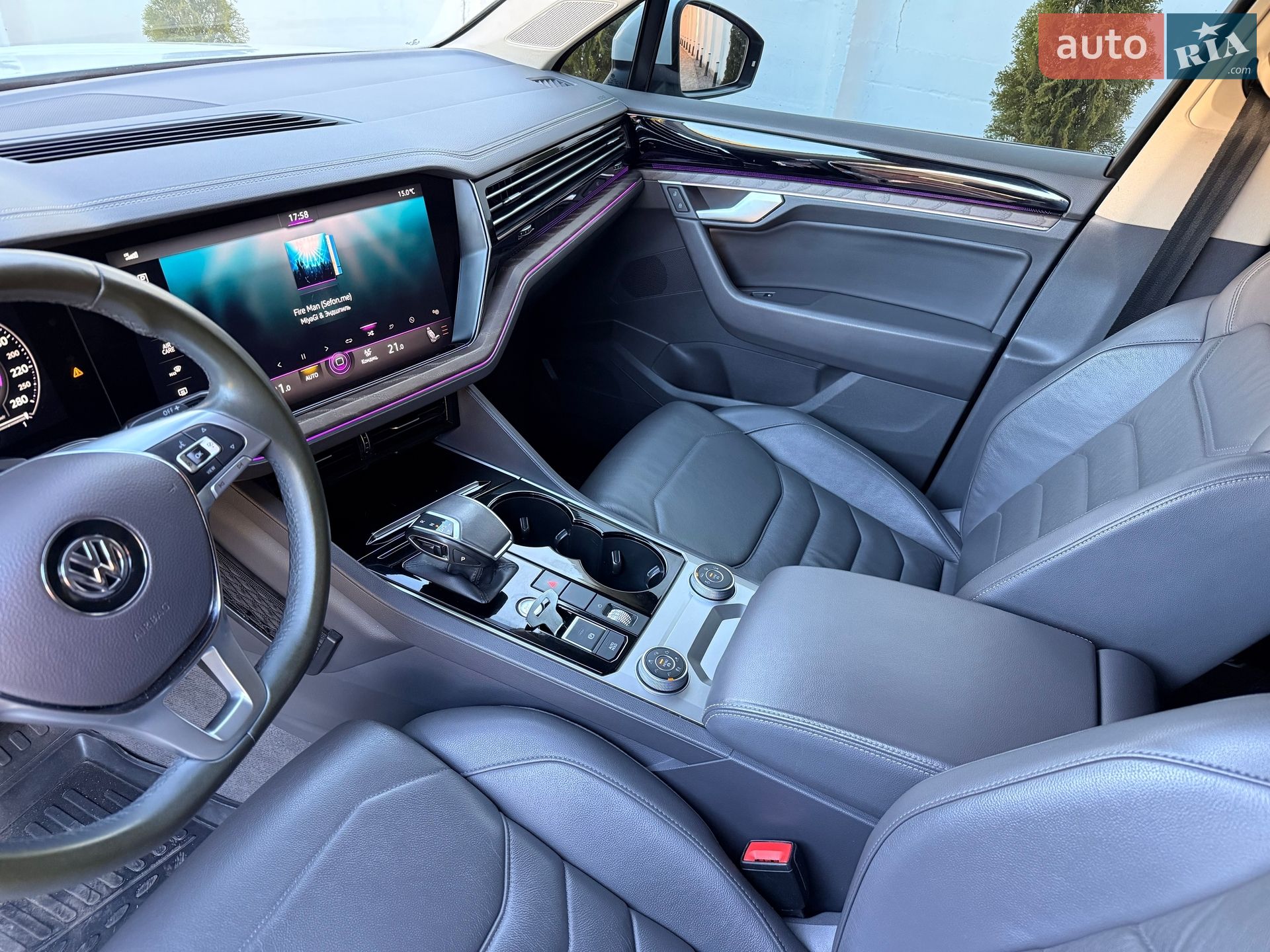 Volkswagen Touareg 2018 VIN WVGZZZCRZJD009708 фото оголошення 22 з 25