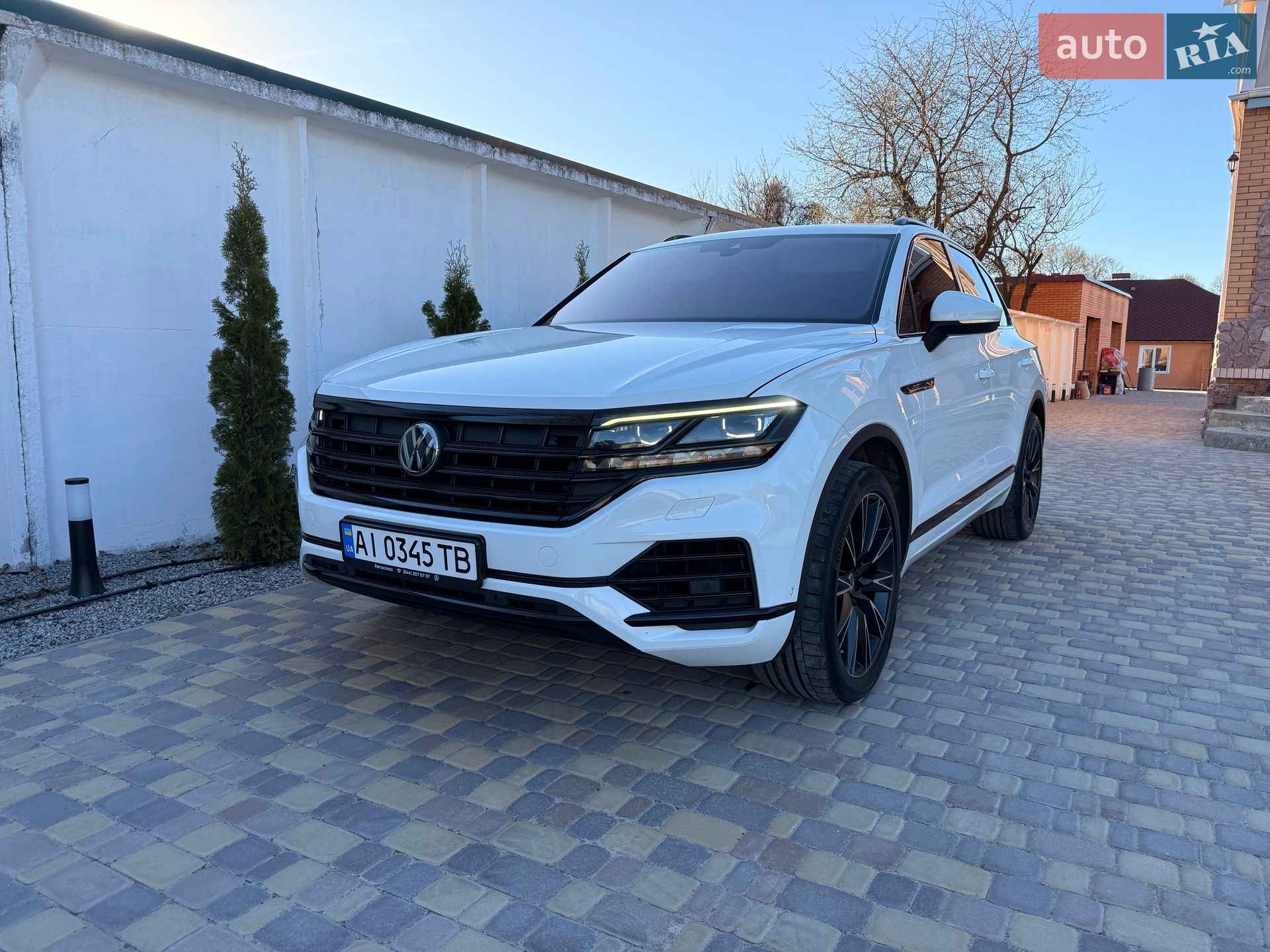 Volkswagen Touareg 2018 VIN WVGZZZCRZJD009708 фото оголошення 16 з 25