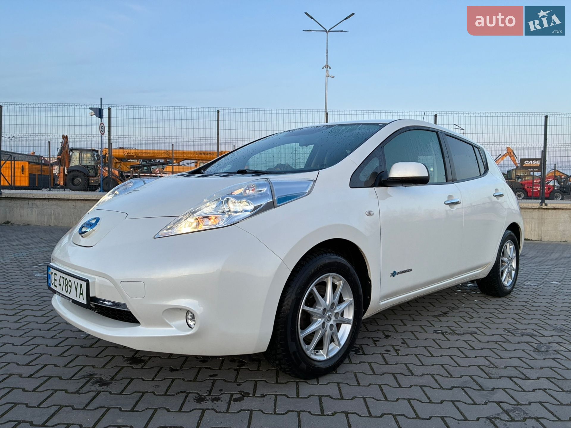 Nissan Leaf 2017 VIN SJNFAAZE0U6072956 фото оголошення 4 з 34