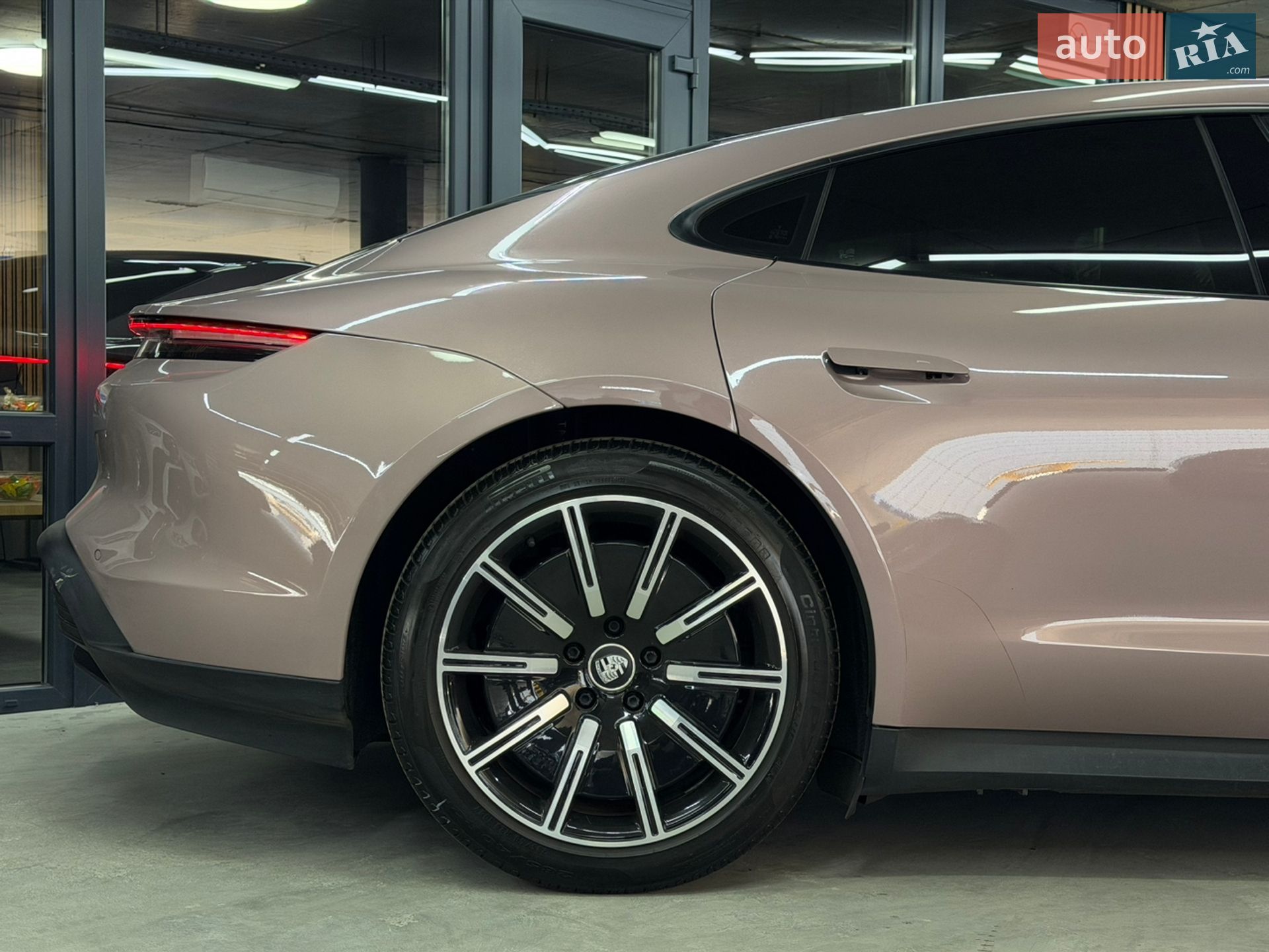 Porsche Taycan 2021 VIN WP0AA2Y19MSA19007 фото оголошення 14 з 31
