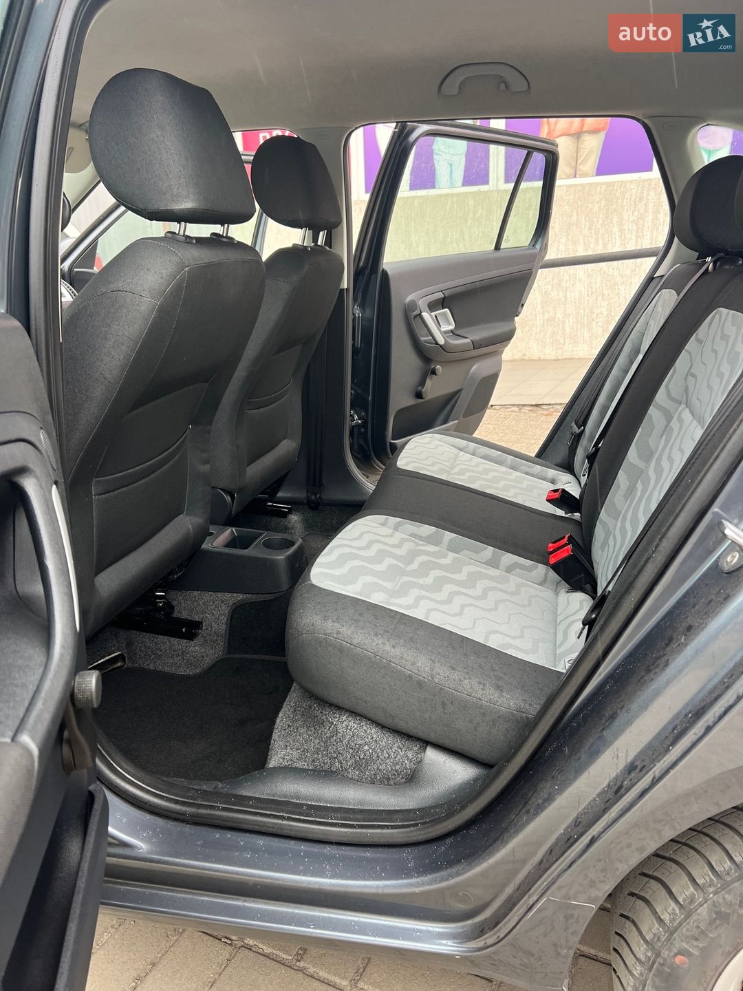 Skoda Fabia 2010 VIN TMBGC65J1A3088518 фото оголошення 28 з 63