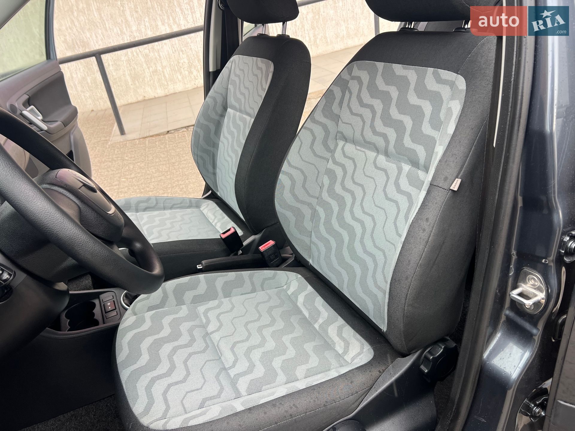 Skoda Fabia 2010 VIN TMBGC65J1A3088518 фото оголошення 29 з 63