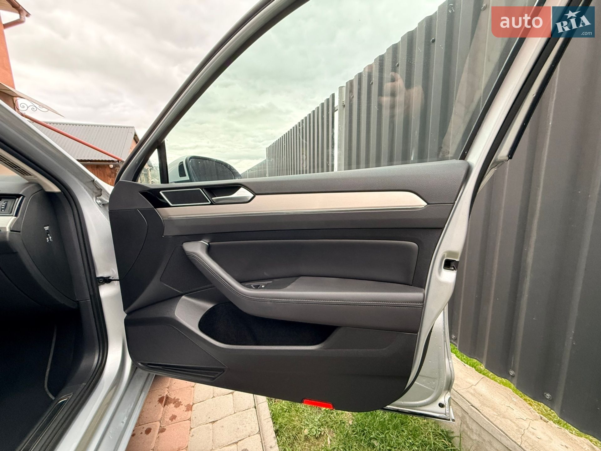 Volkswagen Passat 2019 VIN WVWZZZ3CZKE088465 фото оголошення 50 з 59