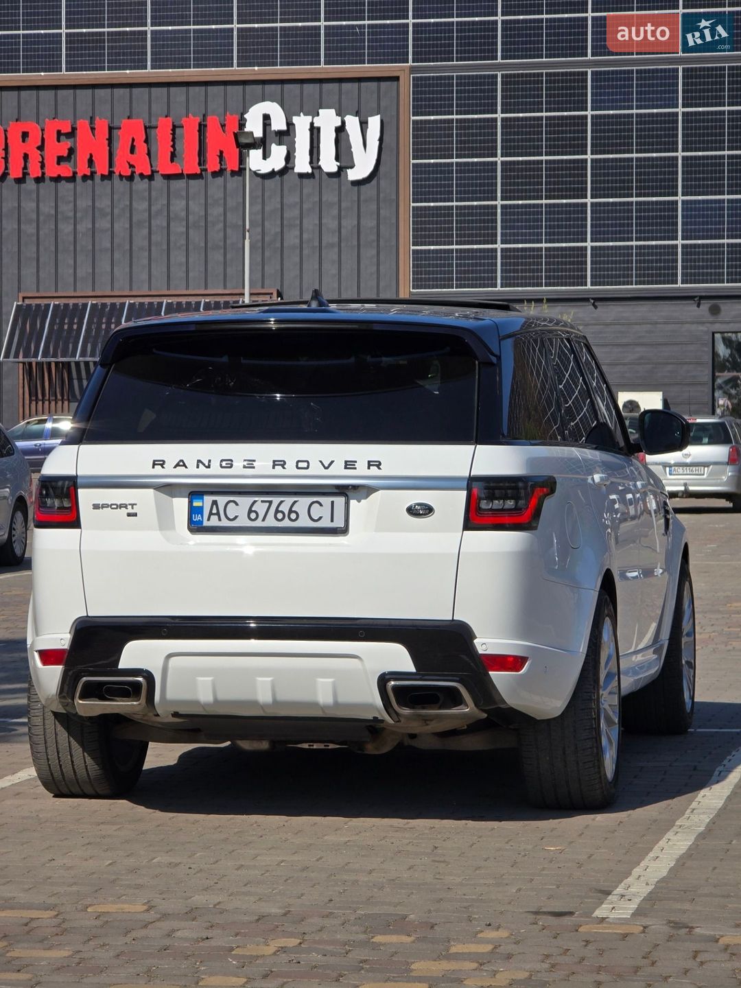 Land Rover Range Rover Sport 2020 VIN SALWR2SU1LA739980 фото оголошення 2 з 26