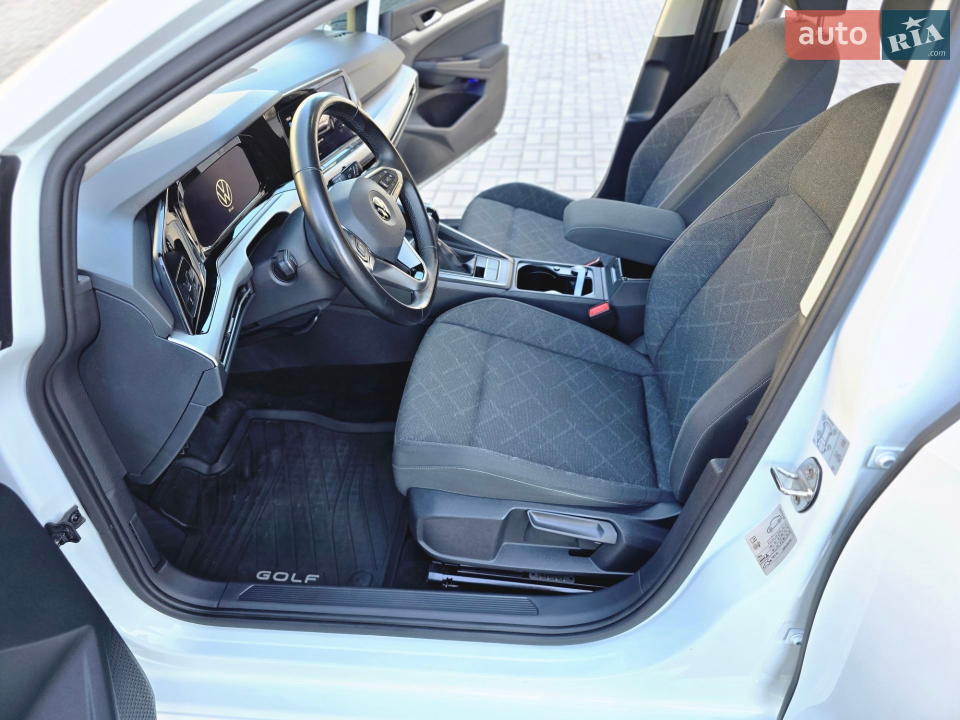 Volkswagen Golf 2020 VIN WVWZZZCDZMW503442 фото оголошення 2 з 51