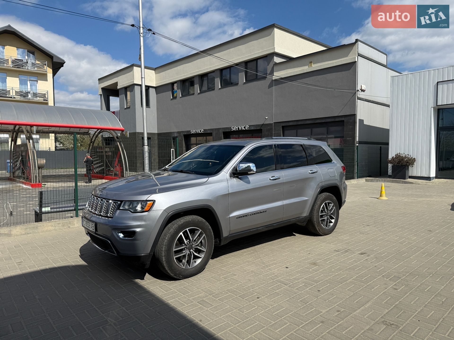 Jeep Grand Cherokee 2021 VIN 1C4RJFBG3MC665724 фото оголошення 2 з 16