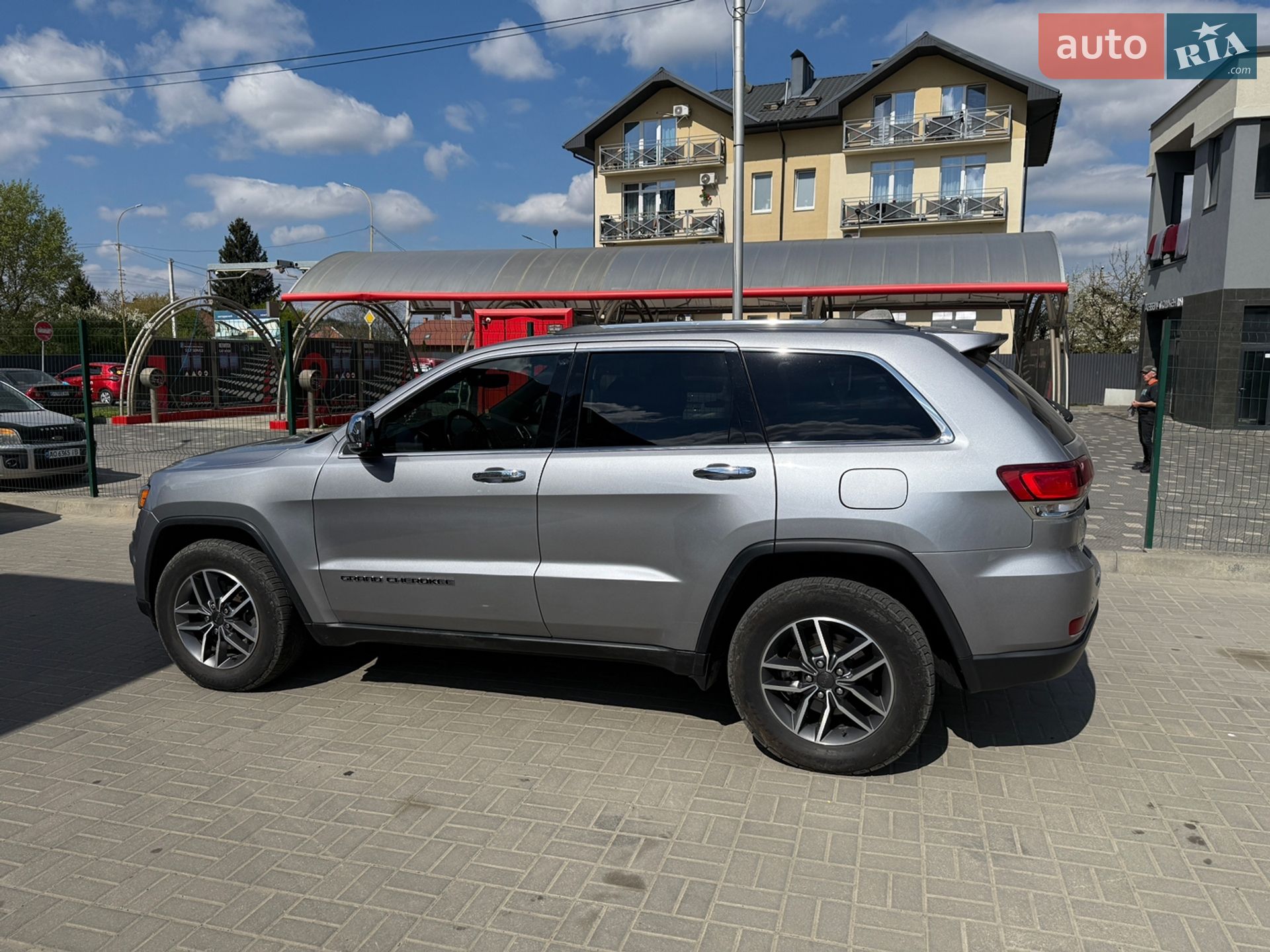 Jeep Grand Cherokee 2021 VIN 1C4RJFBG3MC665724 фото оголошення 3 з 16