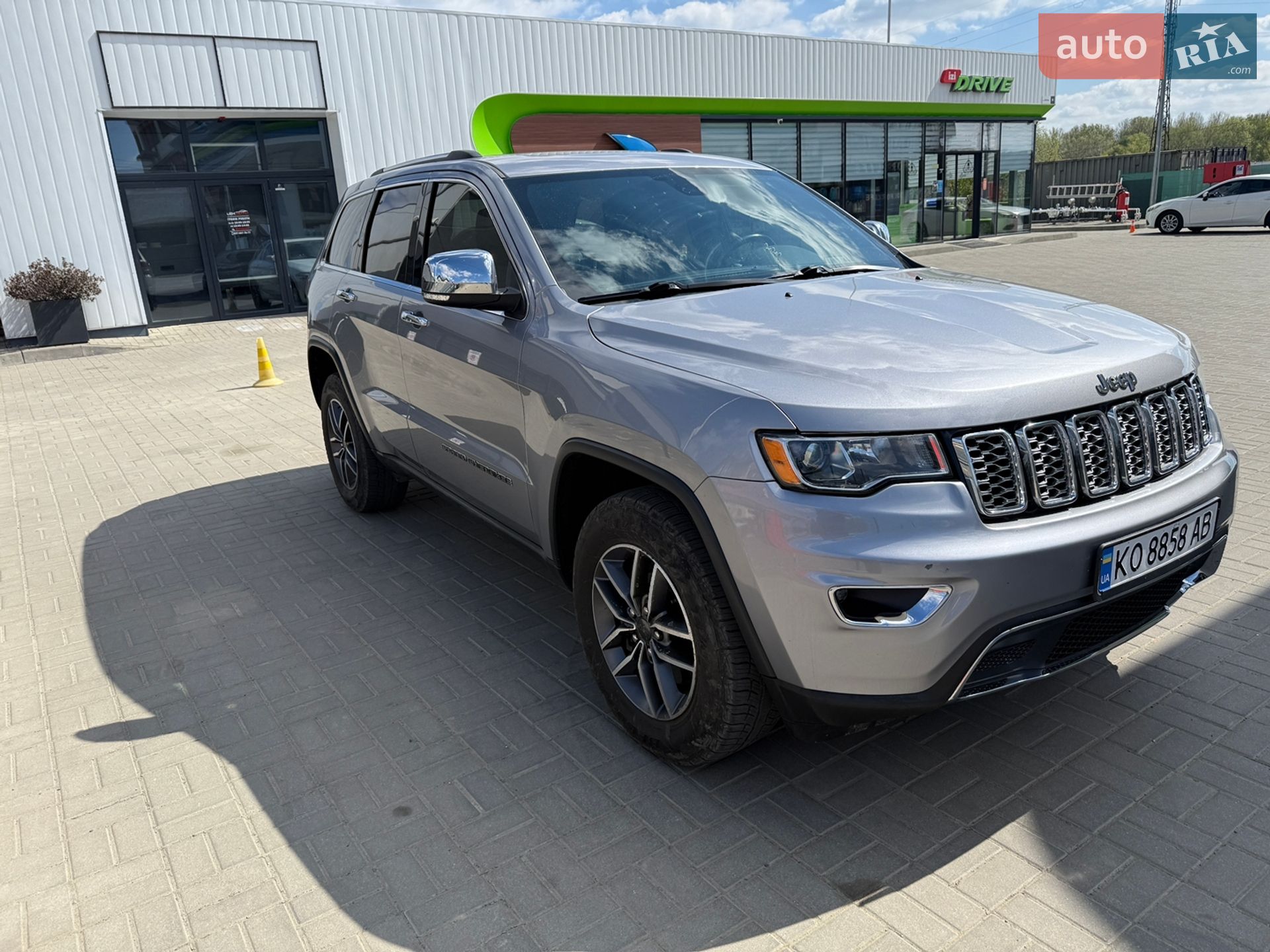 Jeep Grand Cherokee 2021 VIN 1C4RJFBG3MC665724 фото оголошення 14 з 16