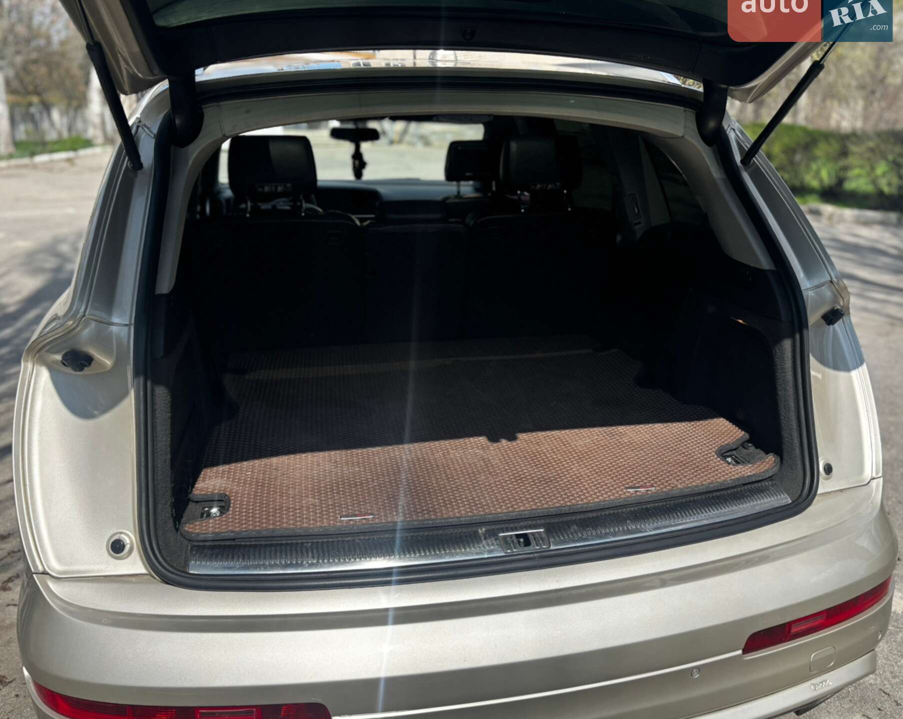 Audi Q7 2006 VIN WA1BV94L17D025702 фото оголошення 10 з 31