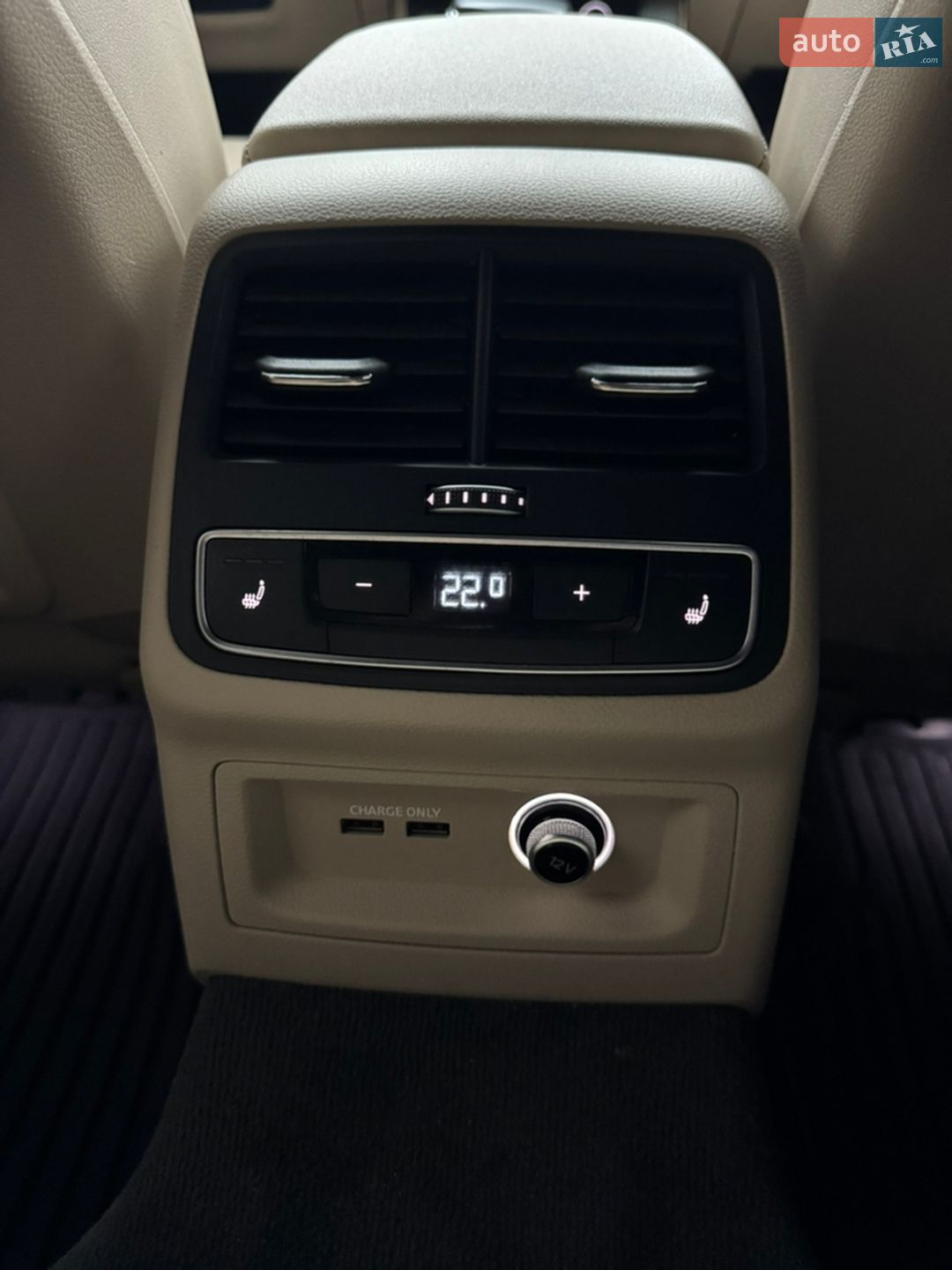 Audi A4 2020 VIN WAUENAF48LN011579 фото оголошення 2 з 23