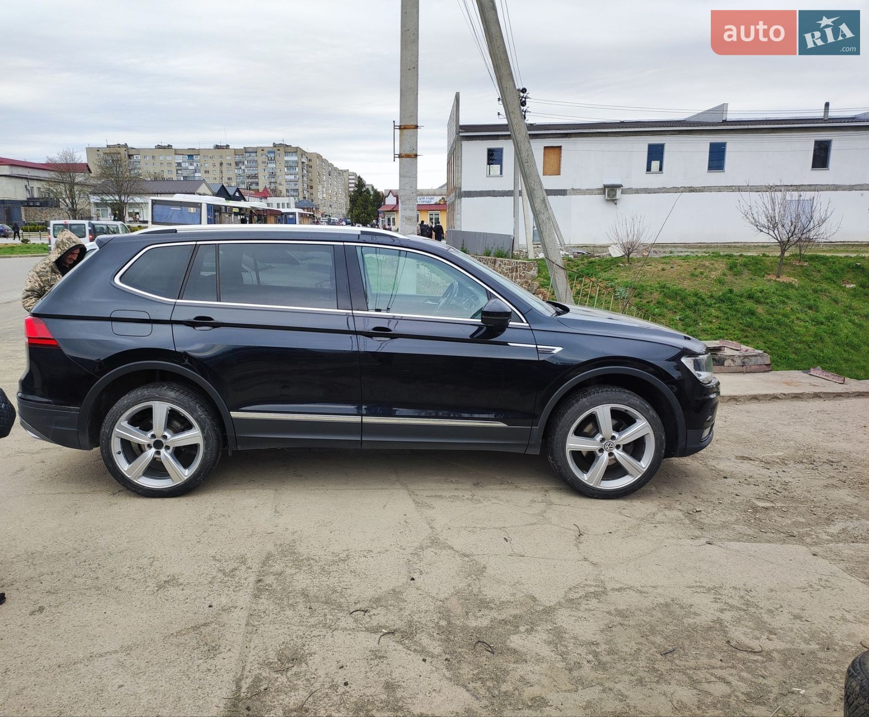 Volkswagen Tiguan 2018 VIN WVGZZZ5NZKM020601 фото оголошення 10 з 23